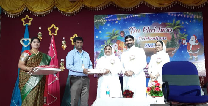 Semi Christmas 2023 - Image 7